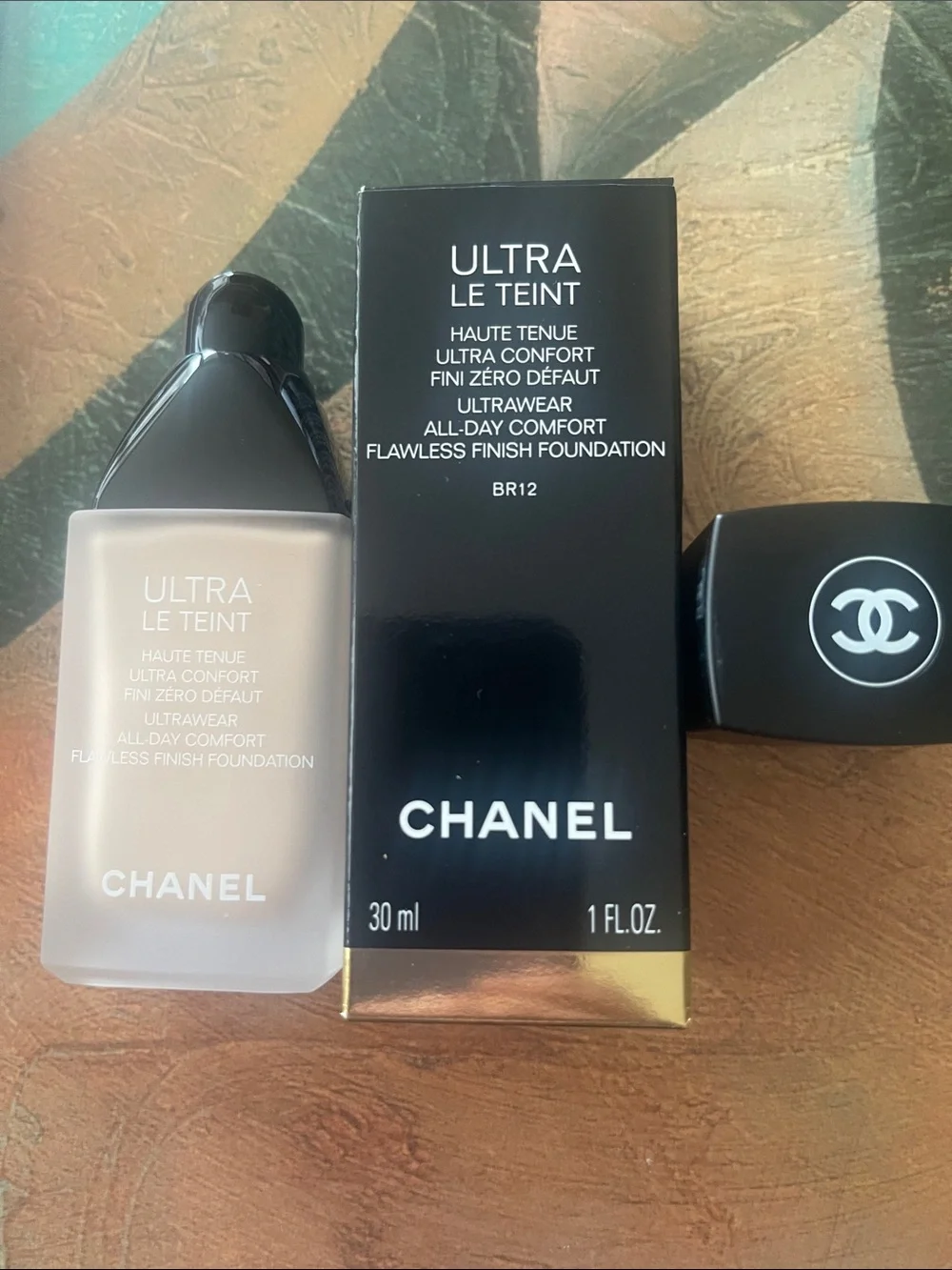 CHANEL Ultra Le Teint Foundation BR12 -new